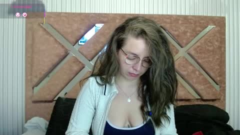 Snapshot of _isaabellaa chatting on May 2026 01:06:01 PM Isa online show from May 2026 01:06:01 PM