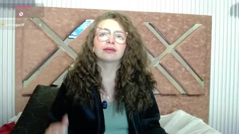 Snapshot of _isaabellaa chatting on May 2026 01:59:01 PM Isa online show from May 2026 01:59:01 PM
