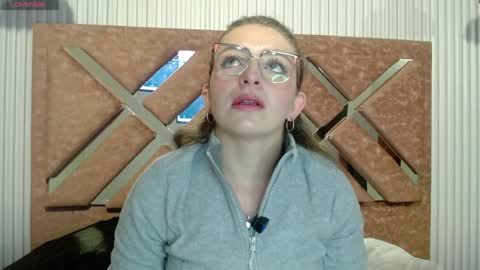 Snapshot of _isaabellaa chatting on May 2026 11:06:01 AM Isa online show from May 2026 11:06:01 AM