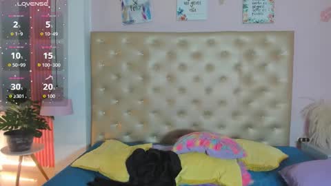 J A D E online show from November 2025 12:15:01 PM