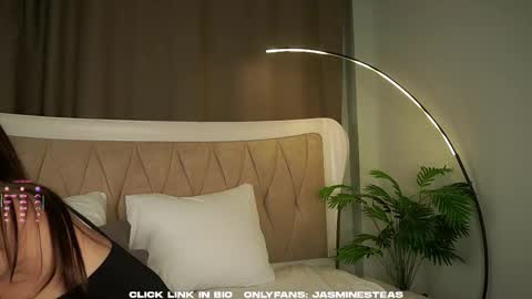 Candy online show from October 2025 02:12:02 AM