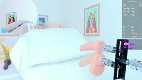 _jasminnee_ online show from October 2025 01:22:01 PM