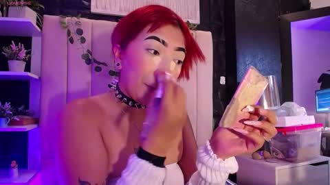 Mia online show from January 2025 02:00:02 PM