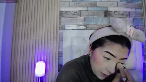 Mia online show from February 2026 07:10:01 PM