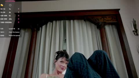 Snapshot of _june chatting on June 2026 06:22:02 PM june online show from June 2026 06:22:02 PM