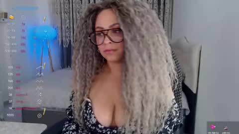 _just_a_queen_3 online show from November 2025 10:49:02 AM