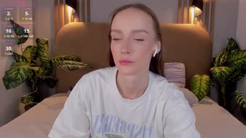 Kira online show from November 2025 06:57:01 AM