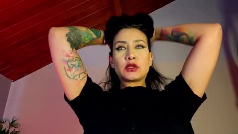 kelly online show from February 2025 06:33:01 PM