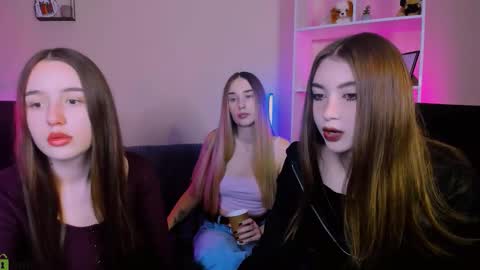 _kellykitten_ online show from November 2025 09:52:01 AM