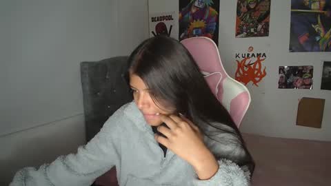 Snapshot of _kendall_jones chatting on January 2025 12:03:01 AM _kendall_jones online show from January 2025 12:03:01 AM