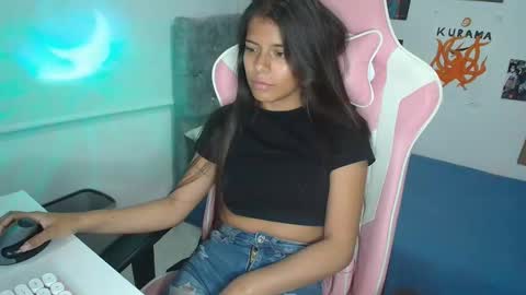 Snapshot of _kendall_jones chatting on January 2025 02:55:01 AM _kendall_jones online show from January 2025 02:55:01 AM