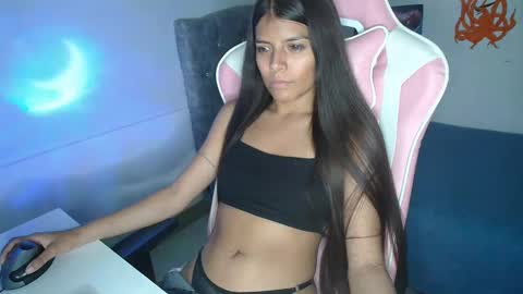 Snapshot of _kendall_jones chatting on February 2025 01:00:02 AM _kendall_jones online show from February 2025 01:00:02 AM