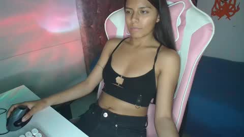 Snapshot of _kendall_jones chatting on February 2025 01:52:02 AM _kendall_jones online show from February 2025 01:52:02 AM