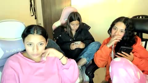 khloe sweet online show from October 2025 02:18:01 AM