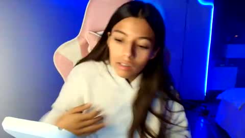 Snapshot of _khloe_sweet chatting on May 2026 11:01:02 PM khloe sweet online show from May 2026 11:01:02 PM