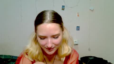 _kikiclark_ online show from September 2025 08:57:01 PM