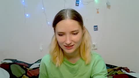 _kikiclark_ online show from September 2025 08:47:01 PM