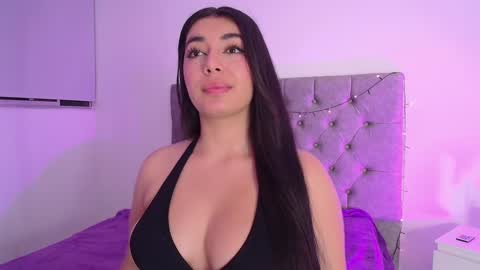 _kimtorres_ online show from January 2025 11:56:01 PM