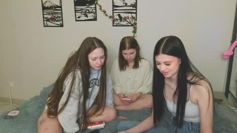Molly   Emily online show from March 2025 01:40:02 PM