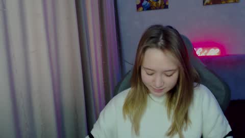 _lalune_ online show from January 2025 06:54:01 AM