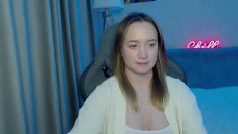 _lalune_ online show from February 2025 01:20:01 AM