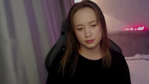 _lalune_ online show from September 2025 11:14:01 AM