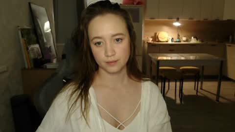 _lalune_ online show from March 2026 03:24:01 PM