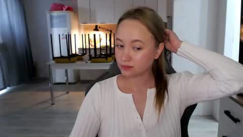 Snapshot of _lalune_ chatting on June 2026 12:47:02 PM _lalune_ online show from June 2026 12:47:02 PM