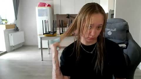 Snapshot of _lalune_ chatting on July 2026 09:22:01 AM _lalune_ online show from July 2026 09:22:01 AM