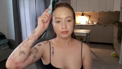 Snapshot of _lalune_ chatting on July 2026 10:35:02 AM _lalune_ online show from July 2026 10:35:02 AM