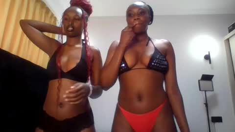 Snapshot of _latoyah chatting on June 2026 12:52:01 PM _latoyah online show from June 2026 12:52:01 PM