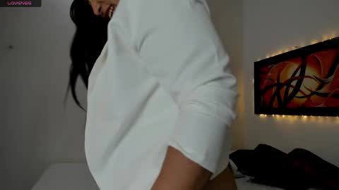 Snapshot of _lauralove_69 chatting on May 2026 11:32:02 PM Lauralove online show from May 2026 11:32:02 PM