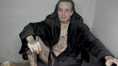 Layne online show from December 2024 01:55:01 PM