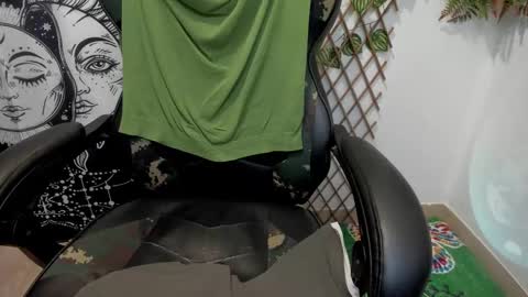 Layne online show from February 2025 07:56:02 AM