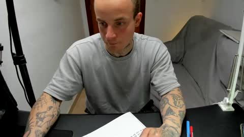 Snapshot of _layne chatting on April 2026 03:20:01 PM Layne online show from April 2026 03:20:01 PM