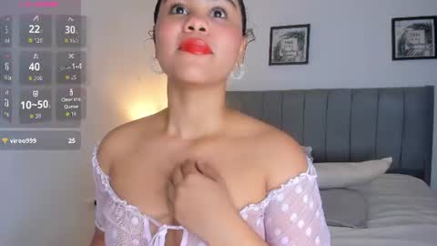 Lia 3 online show from June 2026 07:19:01 PM
