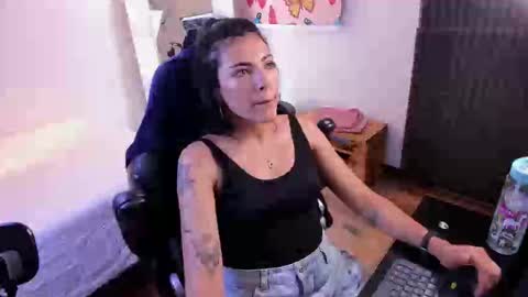 Lili  online show from December 2024 09:20:02 PM
