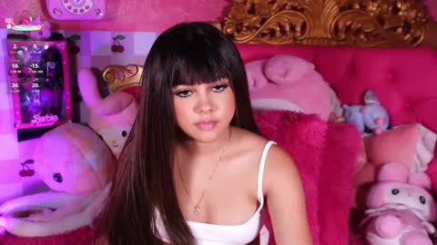 _little_glrl_ online show from April 2026 01:21:01 AM