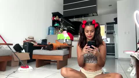 Snapshot of _littlewolfie_ chatting on September 2025 04:50:01 PM Little Wolfie online show from September 2025 04:50:01 PM