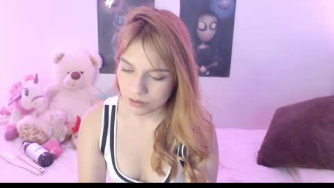 Snapshot of _lloou_ chatting on June 2026 10:56:02 PM Sofia 3 online show from June 2026 10:56:02 PM