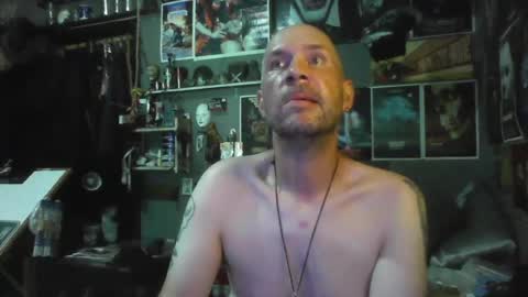 Snapshot of _longfellow chatting on July 2026 04:02:01 PM That guy online show from July 2026 04:02:01 PM