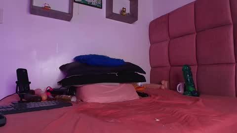 Lorrayne online show from February 2025 02:52:02 PM