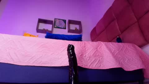 Lorrayne online show from February 2025 02:53:01 PM