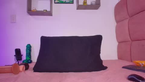 Lorrayne online show from March 2025 11:58:02 AM