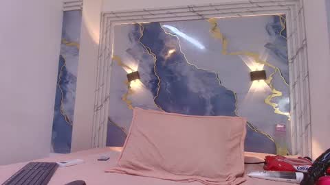 Lorrayne online show from September 2025 12:16:02 PM