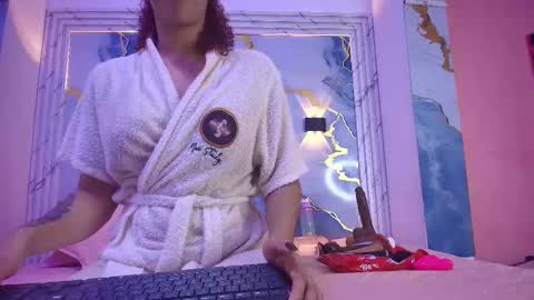 Lorrayne online show from September 2025 12:06:01 PM