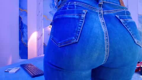 Lorrayne online show from October 2025 12:06:01 PM