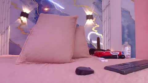 Lorrayne online show from November 2025 12:07:02 PM