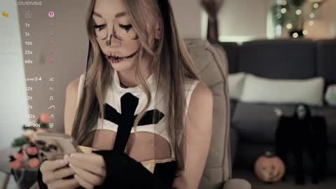 Melanie online show from October 2025 10:49:02 AM