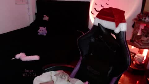 Queen.  Help me reach 100 thumbs up  online show from December 2024 11:12:02 PM